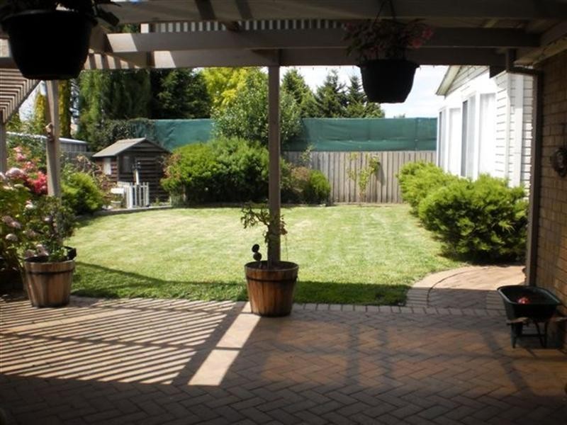 31 Pembroke Crescent, Craigieburn VIC 3064