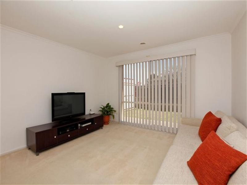 20 McNamara Avenue, Roxburgh Park VIC 3064