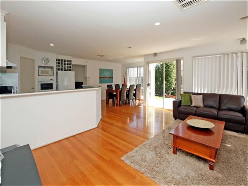 20 McNamara Avenue, Roxburgh Park VIC 3064