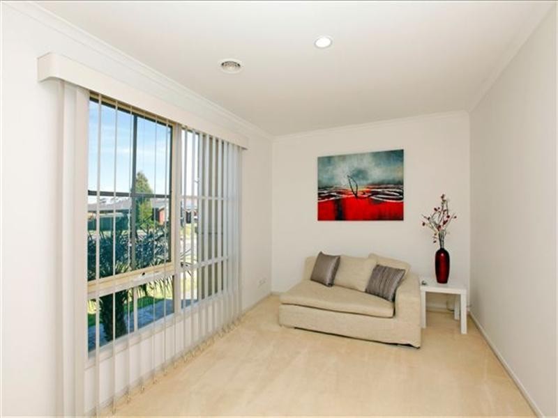 20 McNamara Avenue, Roxburgh Park VIC 3064