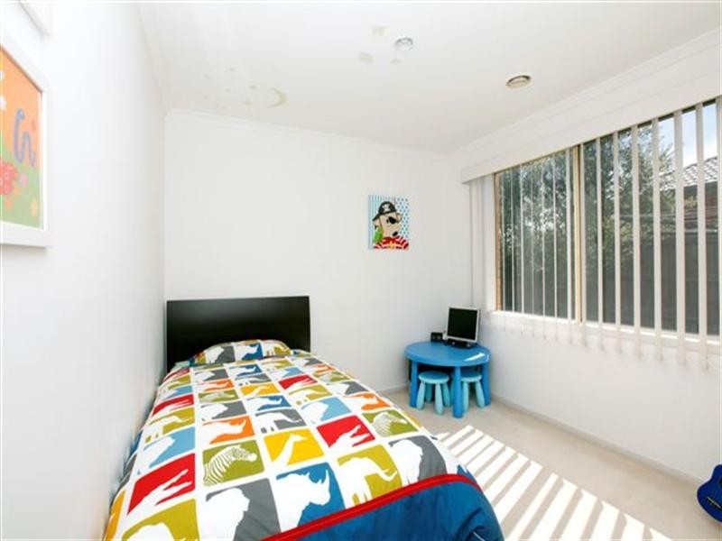 20 McNamara Avenue, Roxburgh Park VIC 3064