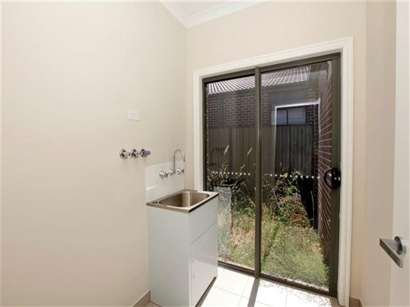 27 Watergum Avenue, Craigieburn VIC 3064