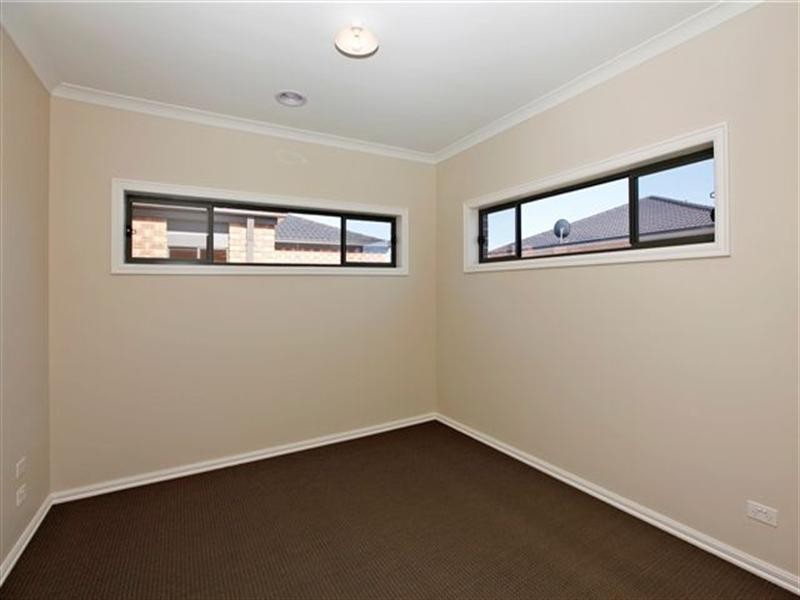 27 Watergum Avenue, Craigieburn VIC 3064