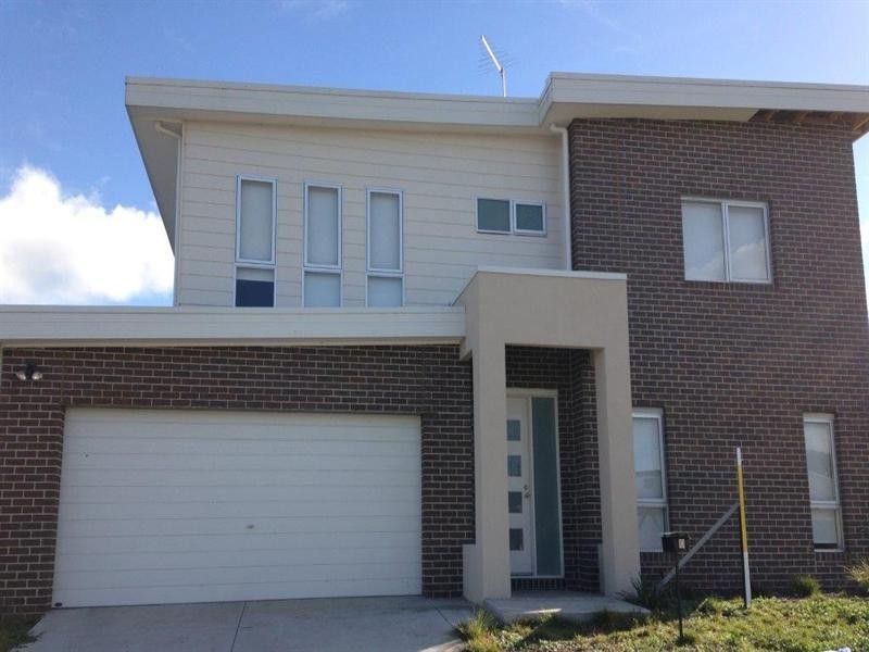 8 Burrora Way, Craigieburn VIC 3064