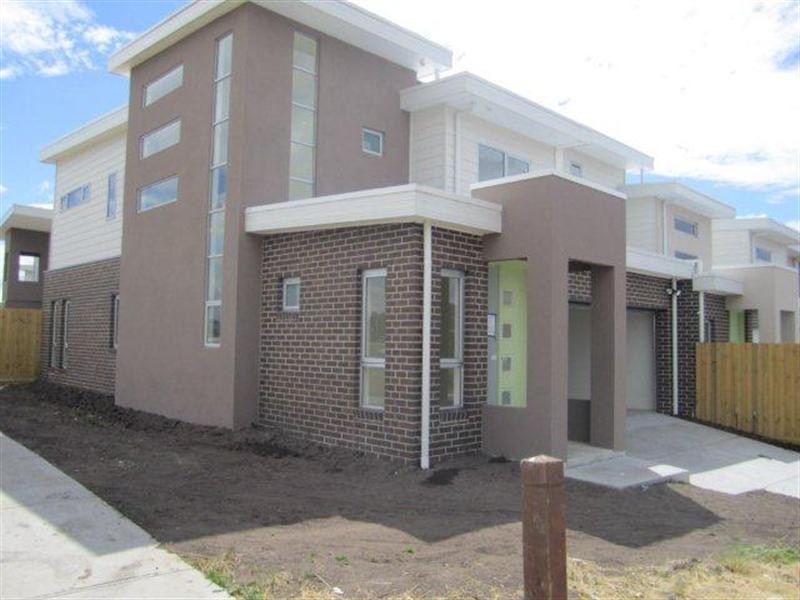 8 Burrora Way, Craigieburn VIC 3064