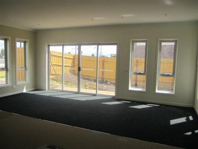 8 Burrora Way, Craigieburn VIC 3064