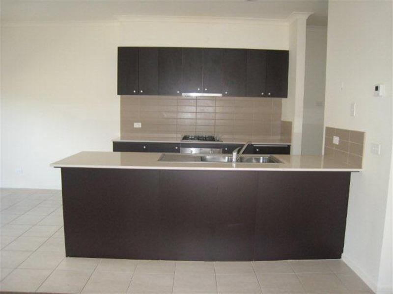 17 Ardsley Circuit, Craigieburn VIC 3064