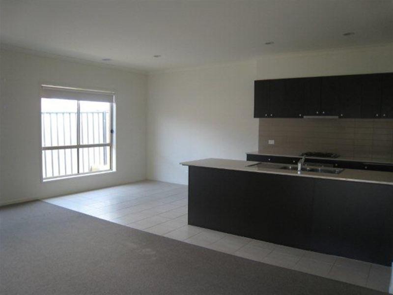 17 Ardsley Circuit, Craigieburn VIC 3064