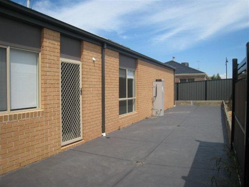 17 Ardsley Circuit, Craigieburn VIC 3064