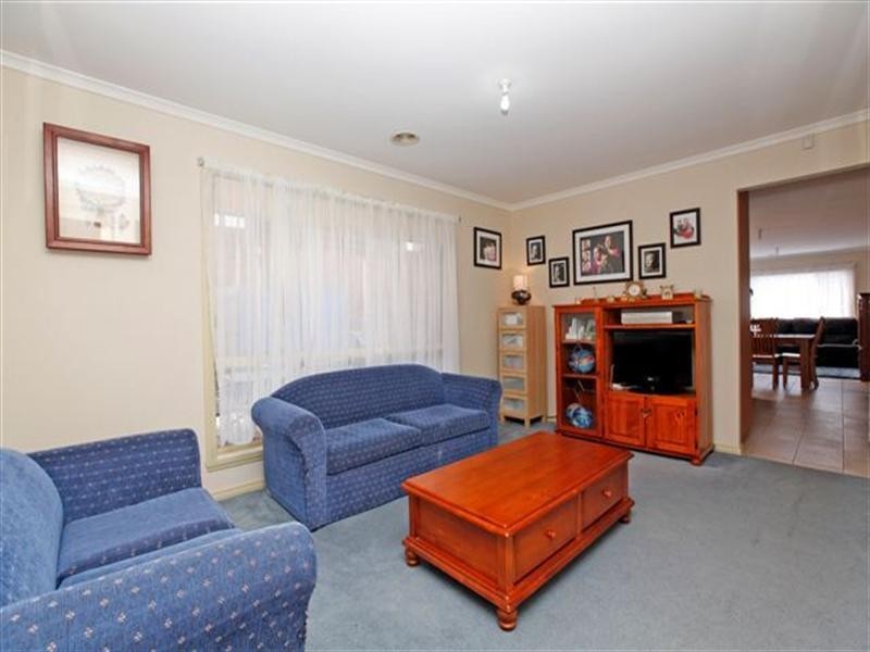 17 Merrivale Place, Roxburgh Park VIC 3064