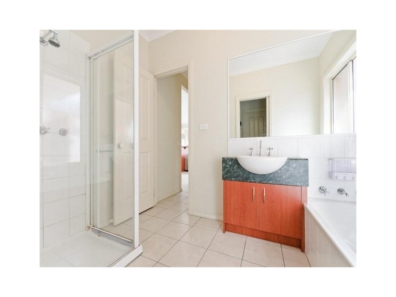 14 Long Island Circuit, Craigieburn VIC 3064