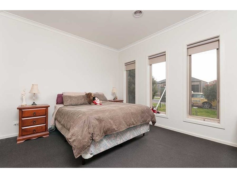 31 Kinglake Crescent, Craigieburn VIC 3064
