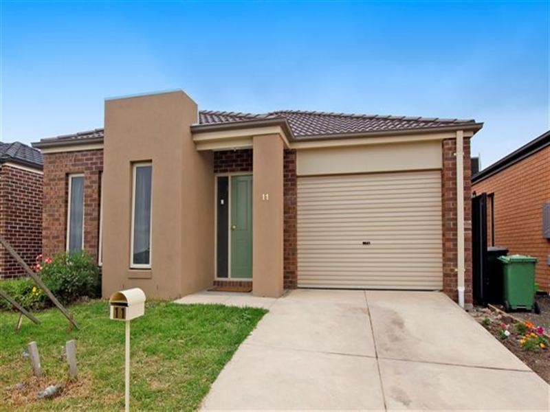 11 Falls Avenue, Craigieburn VIC 3064