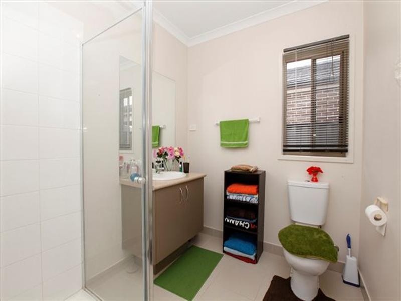 11 Falls Avenue, Craigieburn VIC 3064