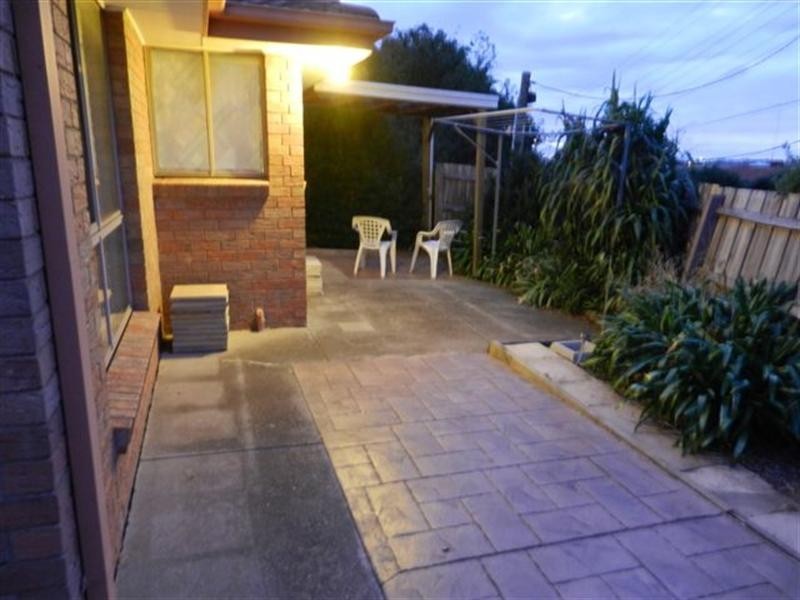 8/50 Rokewood Crescent, Meadow Heights VIC 3048