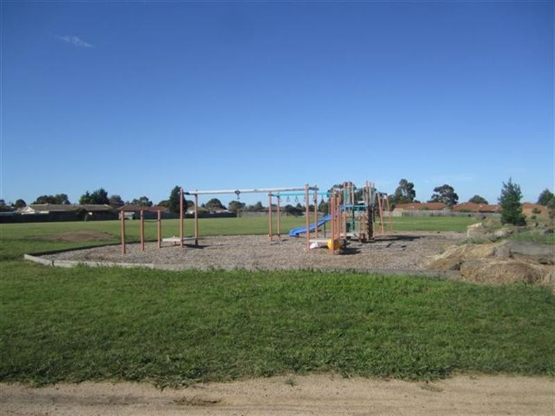 8/50 Rokewood Crescent, Meadow Heights VIC 3048