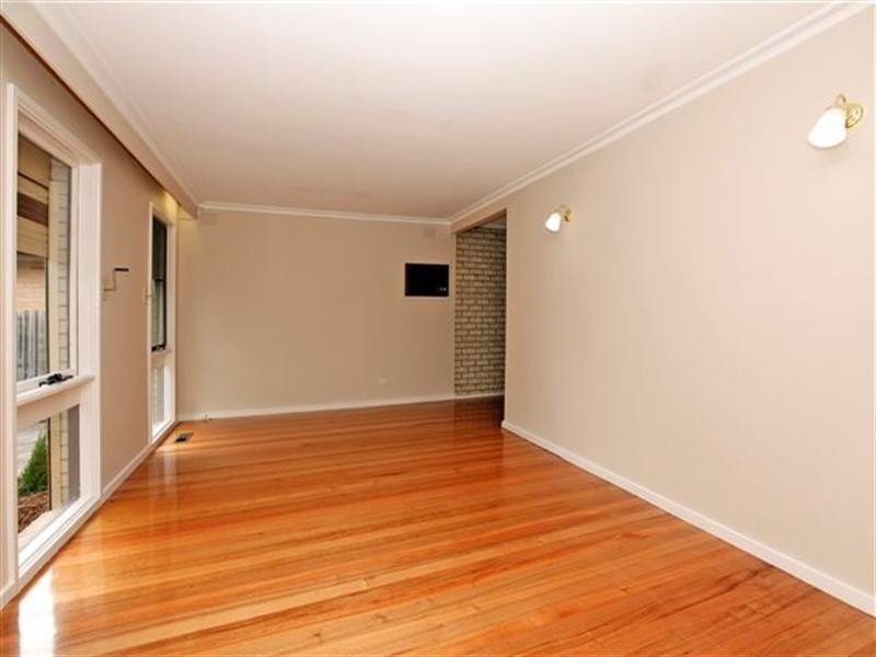 9 Wattleglen Street, Craigieburn VIC 3064