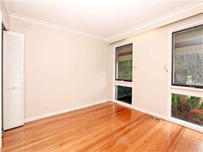 9 Wattleglen Street, Craigieburn VIC 3064
