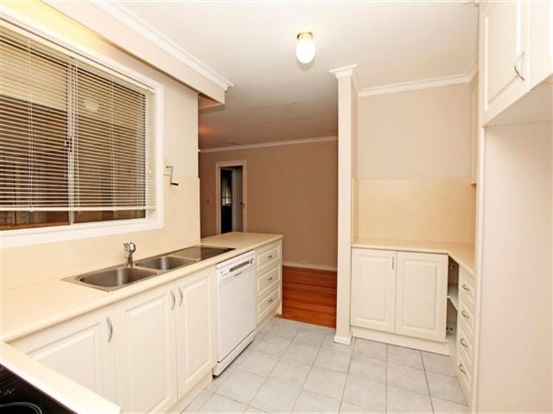 9 Wattleglen Street, Craigieburn VIC 3064