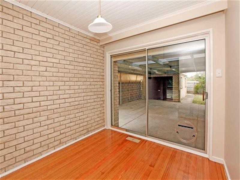 9 Wattleglen Street, Craigieburn VIC 3064
