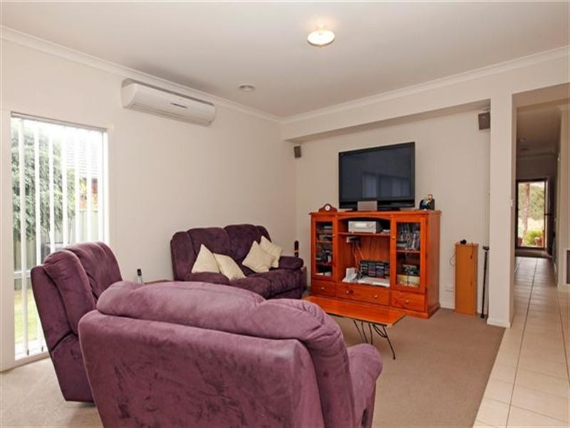 72 Malcolm Creek Parade, Craigieburn VIC 3064