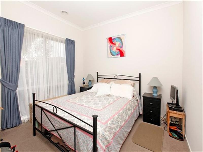 72 Malcolm Creek Parade, Craigieburn VIC 3064