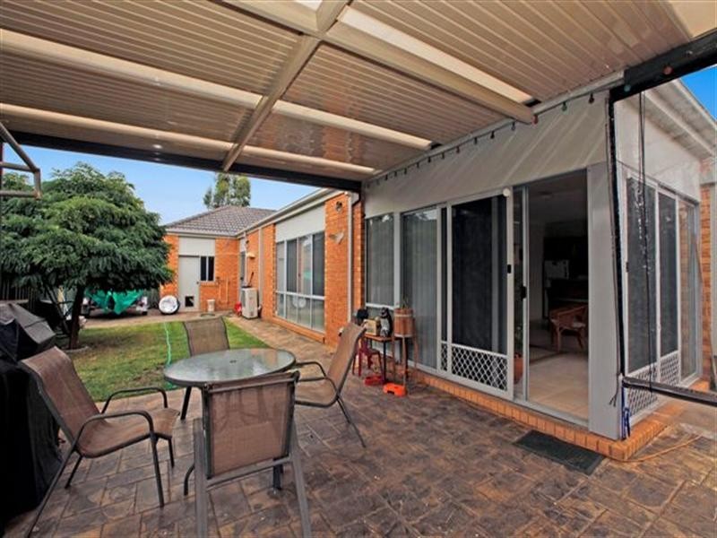 72 Malcolm Creek Parade, Craigieburn VIC 3064