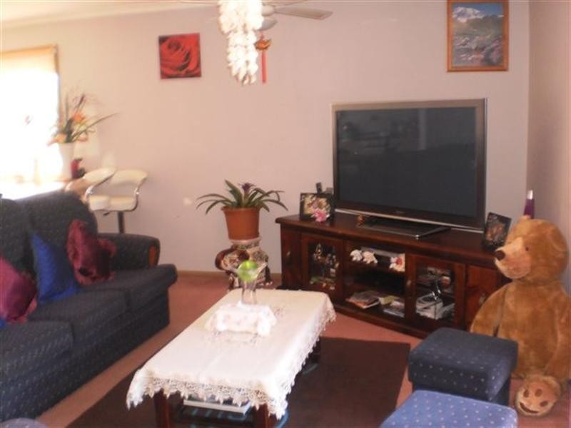 2 Hayle Court, Craigieburn VIC 3064