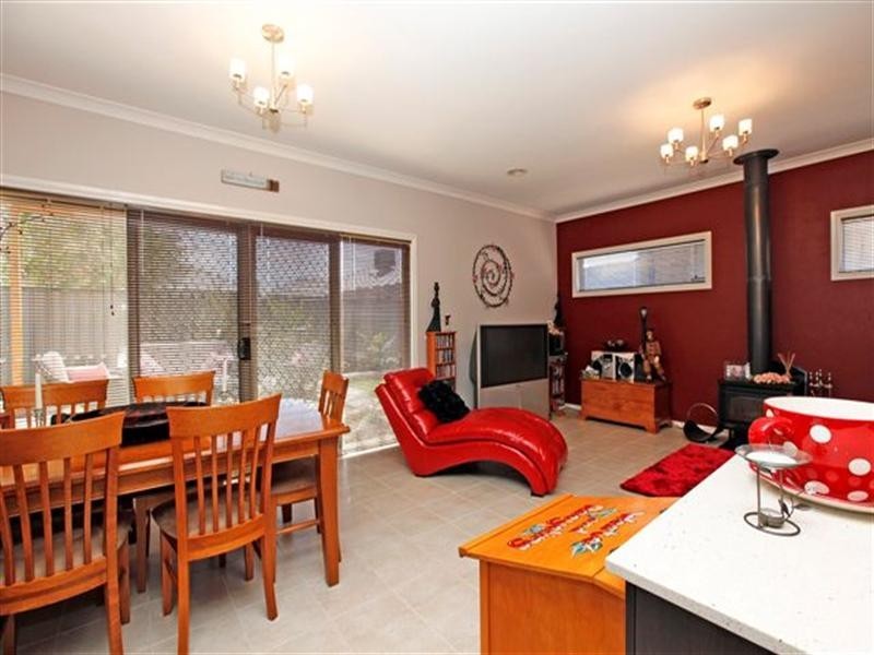 5 Cheltenham Close, Craigieburn VIC 3064