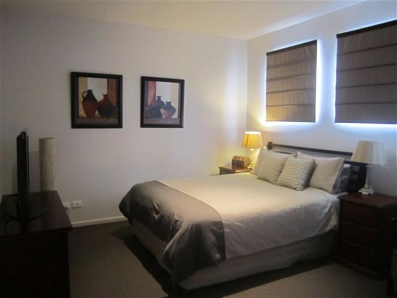4 Bird Close, Craigieburn VIC 3064