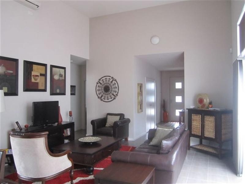 4 Bird Close, Craigieburn VIC 3064