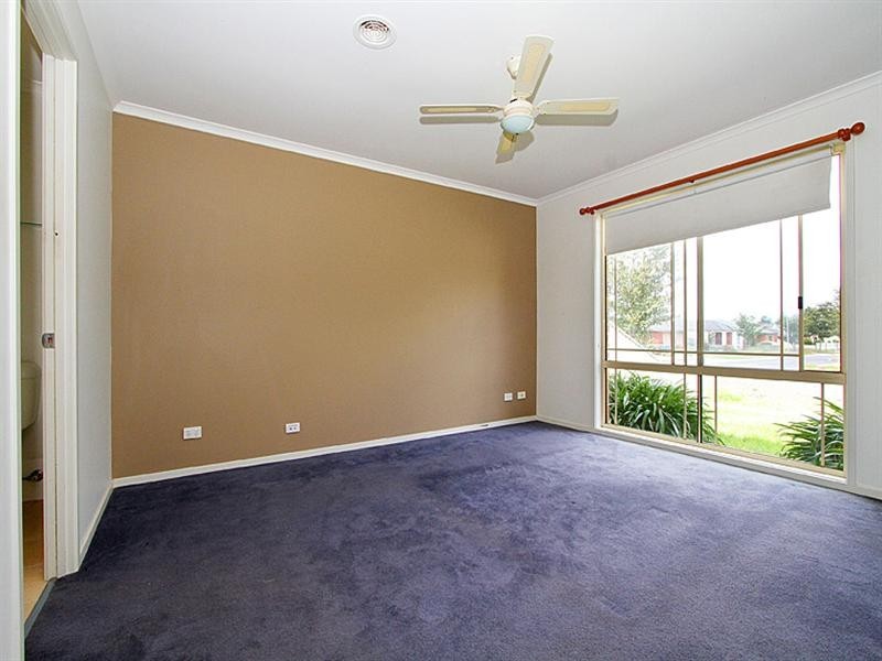 40 Emerald Circuit, Craigieburn VIC 3064