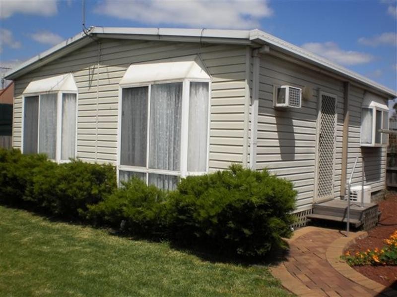 31 Pembroke Crescent, Craigieburn VIC 3064