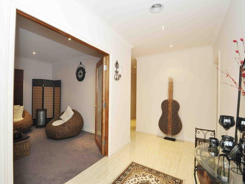 70 Kinglake Crescent, Craigieburn VIC 3064