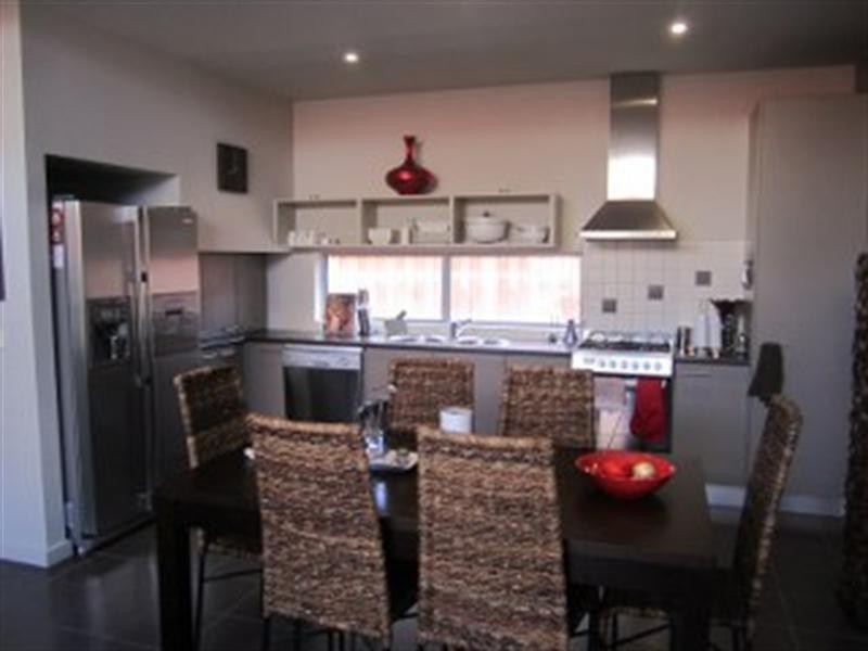 5 Tiree Lane, Craigieburn VIC 3064