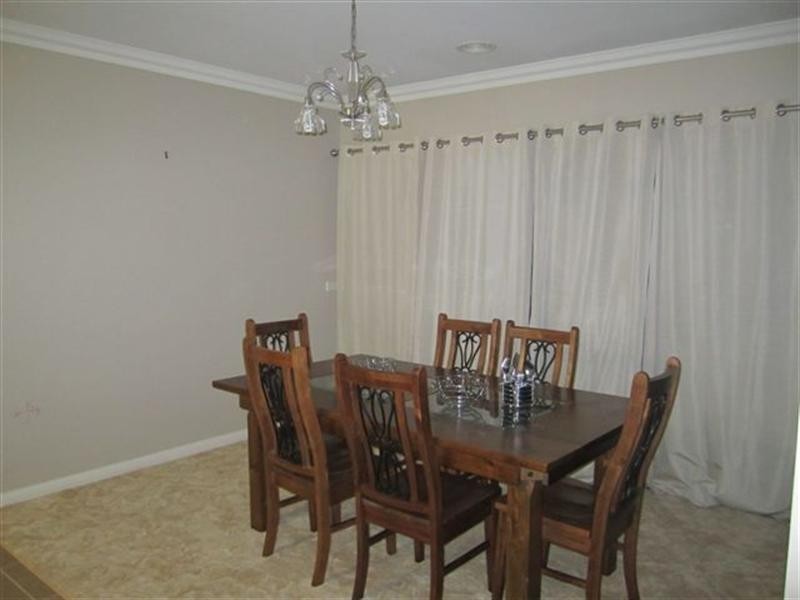 4 Gippsland Way, Craigieburn VIC 3064