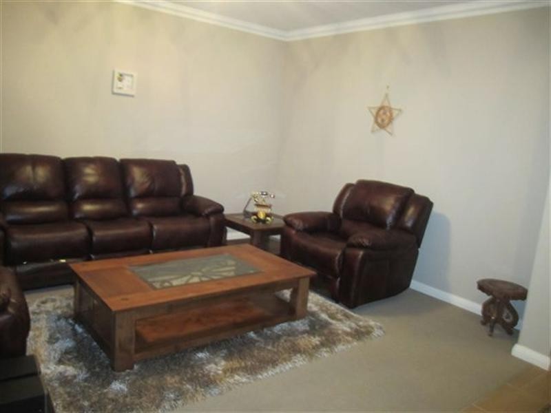 4 Gippsland Way, Craigieburn VIC 3064