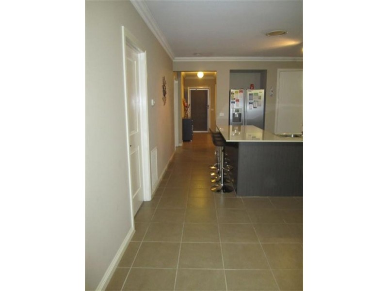 4 Gippsland Way, Craigieburn VIC 3064