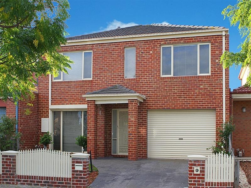 18 Paroo Avenue, Roxburgh Park VIC 3064