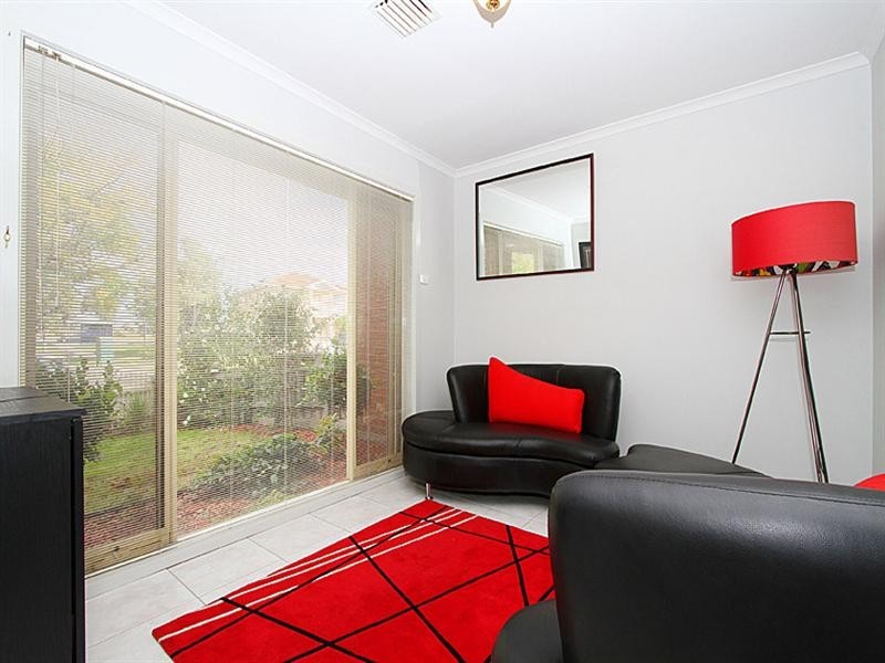 18 Paroo Avenue, Roxburgh Park VIC 3064