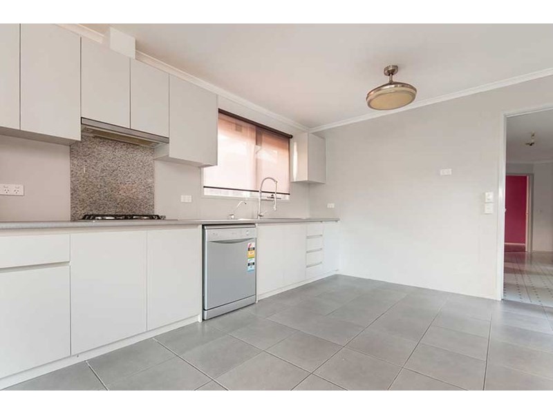 14 Pembroke Crescent, Craigieburn VIC 3064