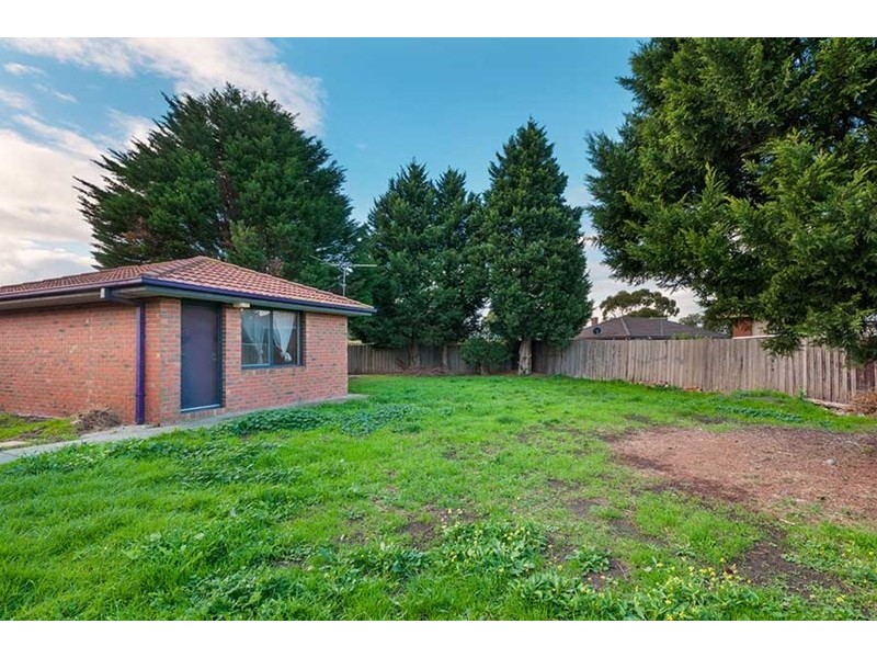 14 Pembroke Crescent, Craigieburn VIC 3064