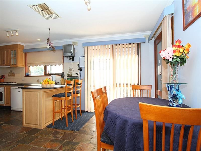 31 Mitford Crescent, Craigieburn VIC 3064