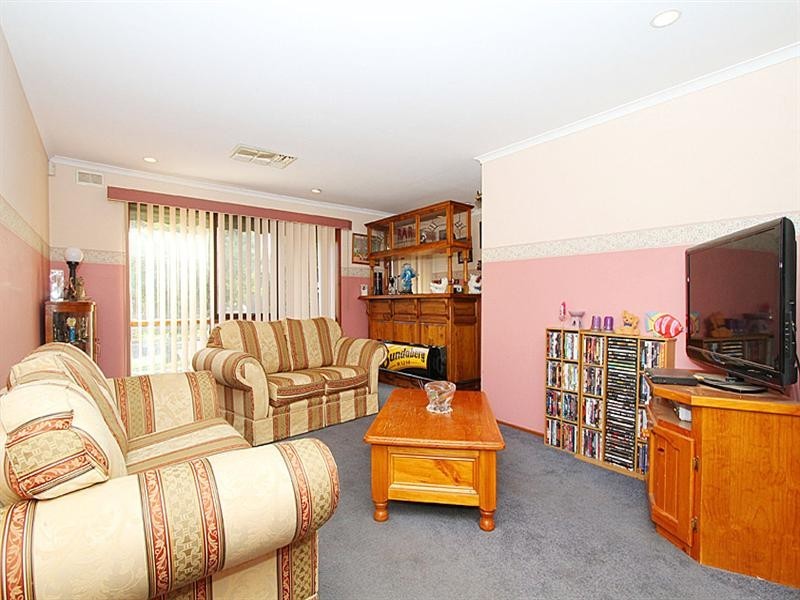 31 Mitford Crescent, Craigieburn VIC 3064