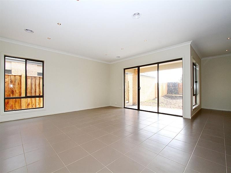 25 Lithgow Street, Beveridge VIC 3753