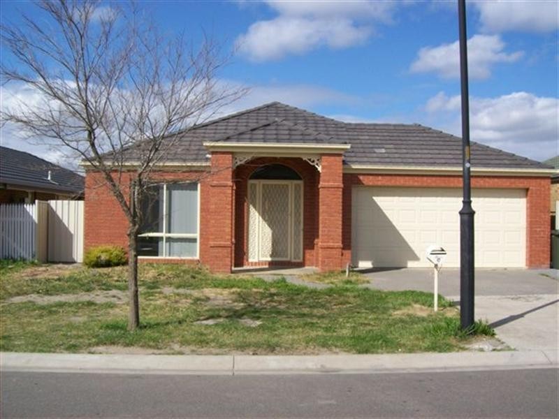 9 Waterdale Rise, Craigieburn VIC 3064