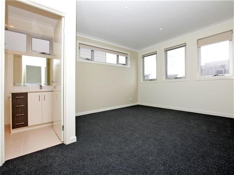 4 Jarrah Place, Craigieburn VIC 3064