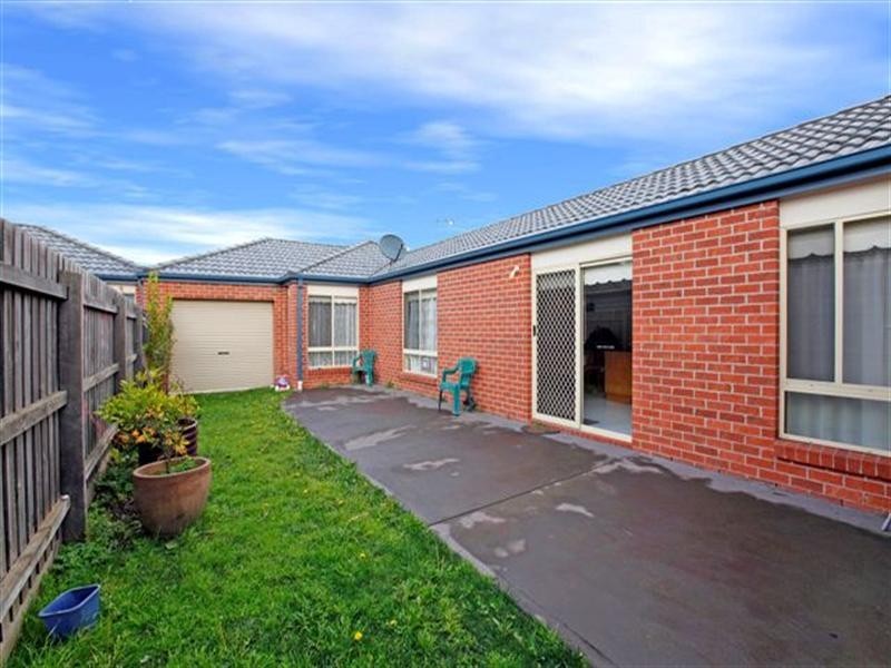 11 Severn Court, Roxburgh Park VIC 3064