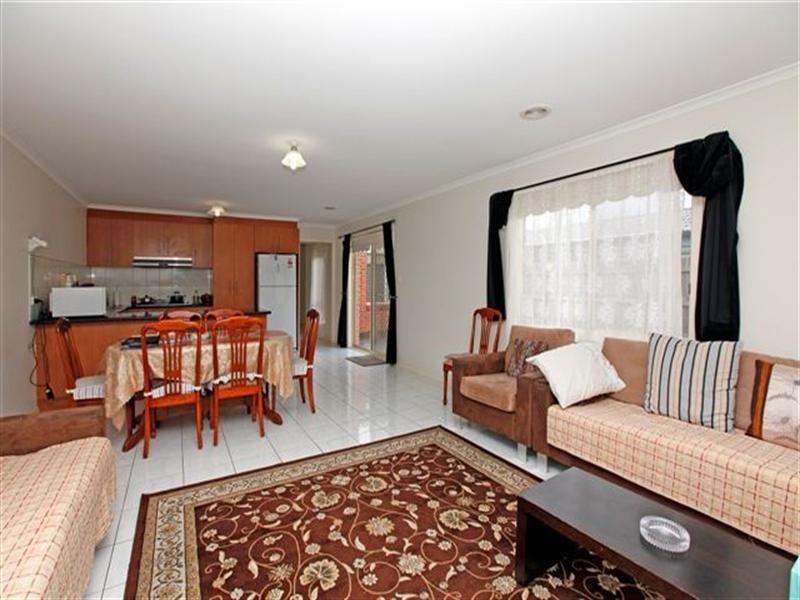 11 Severn Court, Roxburgh Park VIC 3064