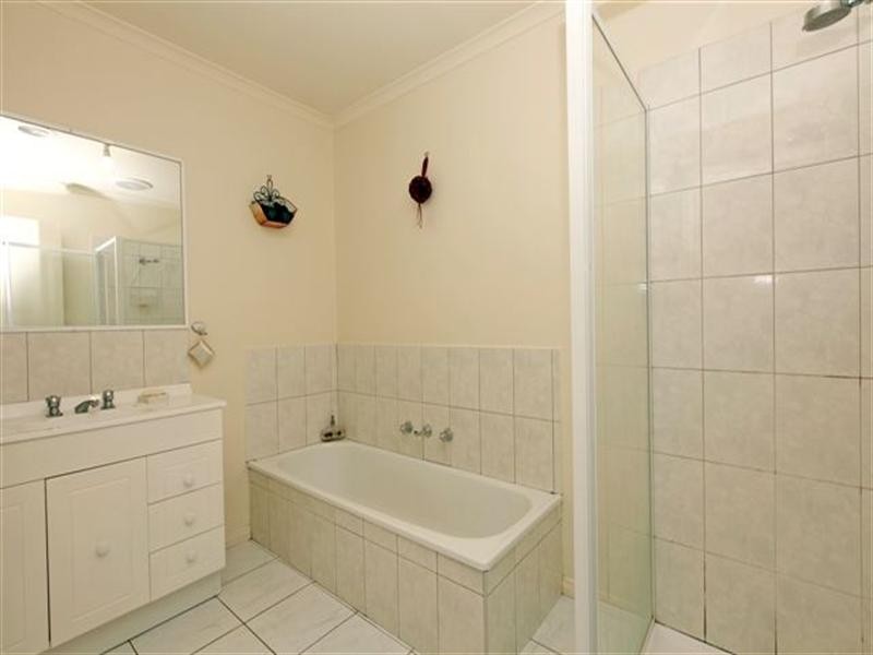 11 Severn Court, Roxburgh Park VIC 3064